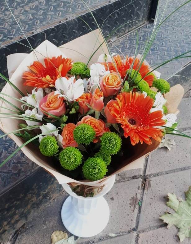 Букет цветов из: Герберы, Хризантемы, Альстромерии и Розы в Ближне-Песочном