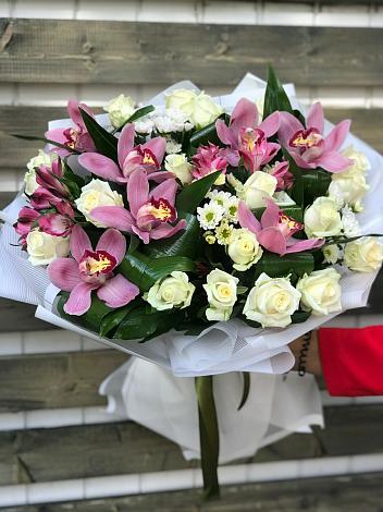 Букет цветов из: Розы и Хризантемы в Ближне-Песочном