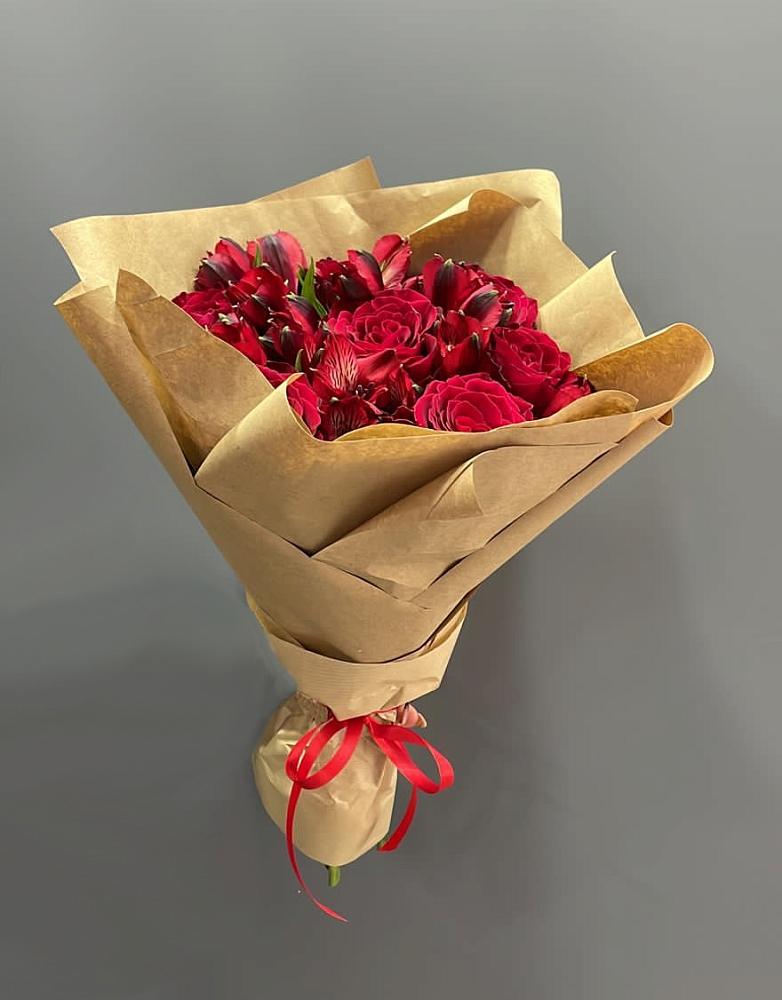 Букет цветов из: Альстромерии и Розы в Ближне-Песочном