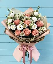 Букет цветов из:  Розы, Альстромерии и Лизиантусы #REPLACE_PRED# Ближне-Песочном