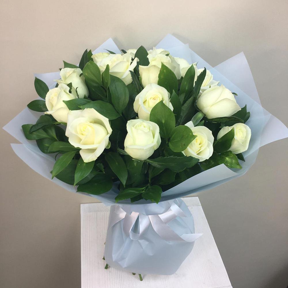 Букет 15 Белых роз Проуд в Ближне-Песочном