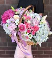 Композиция солнечный день в Ближне-Песочном Цветочная композиция из Розы, Хризантемы, Пионы и Лизиантусы в корзине в Ближне-Песочном
