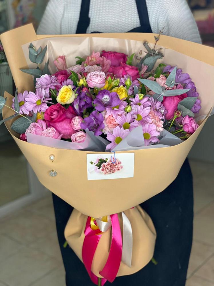 Букет цветов из: Хризантемы, Гвоздики и Альстромерии в Ближне-Песочном