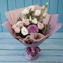 Букет цветов из:  Розы и Лизиантусы в Ближне-Песочном