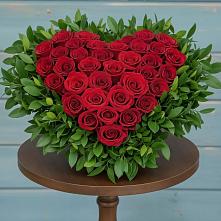 Цветочная композиция из Розы в виде сердца #REPLACE_PRED# Ближне-Песочном