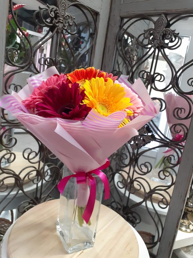 Букет цветов из: Герберы в Ближне-Песочном