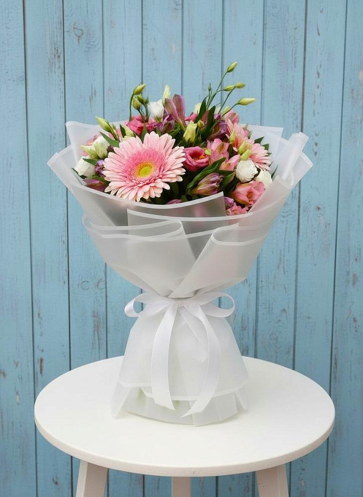 Букет цветов из: Герберы, Альстромерии и Лизиантусы в Ближне-Песочном