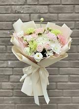 Букет цветов из:  Гвоздики, Розы, Лизиантусы и Хризантемы #REPLACE_PRED# Ближне-Песочном