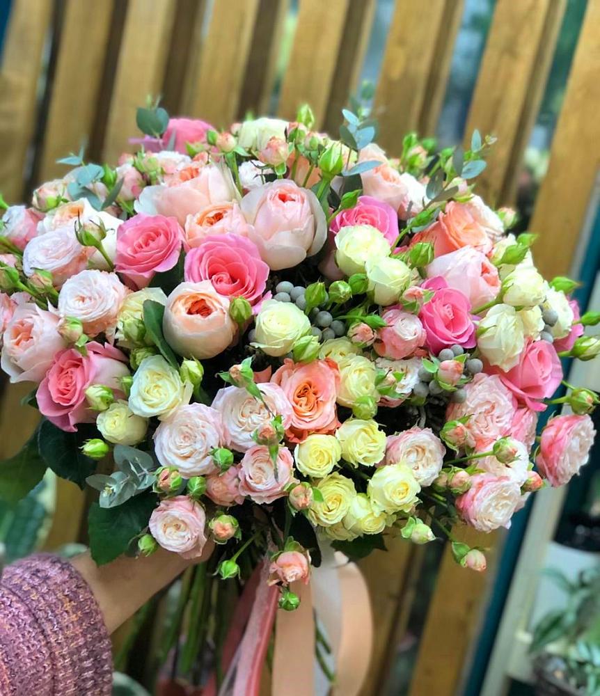 Букет цветов из: Розы в Ближне-Песочном