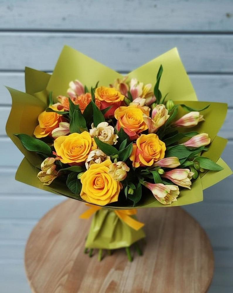 Букет цветов из: Альстромерии и Розы в Ближне-Песочном