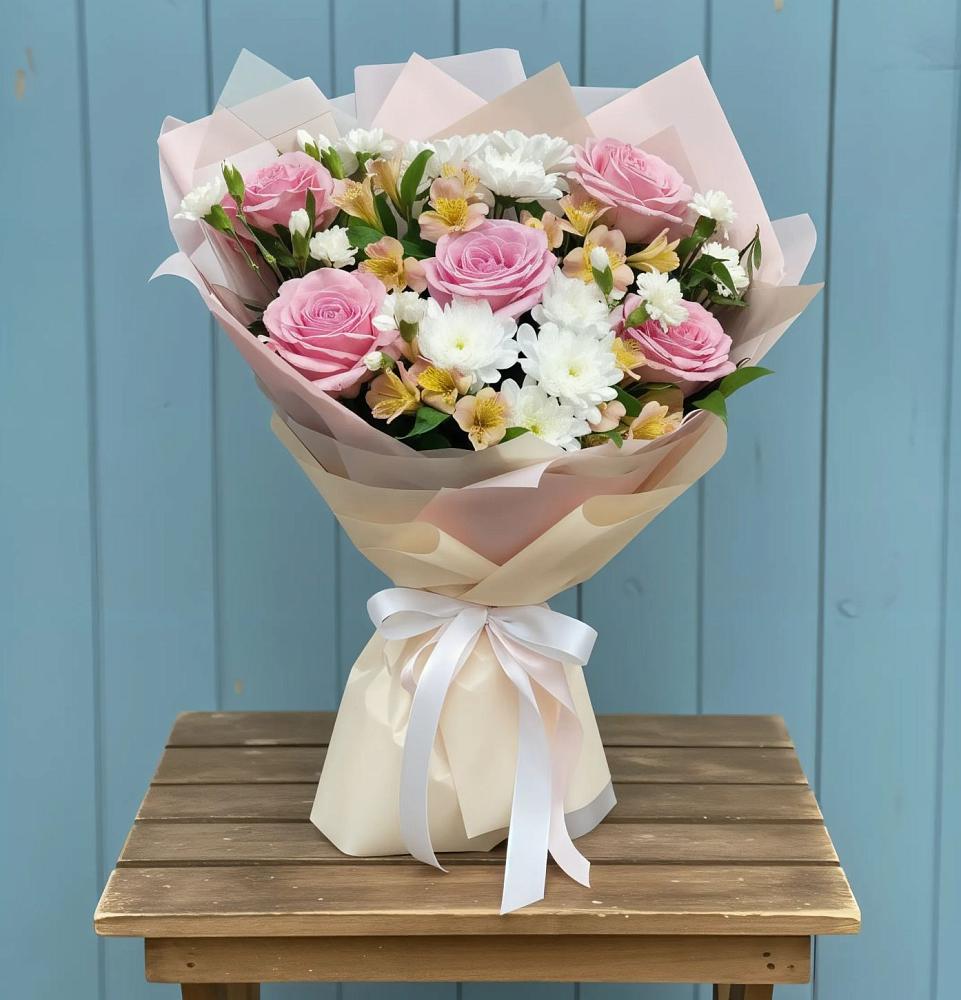 Букет цветов из: Гвоздики, Орхидеи и Розы в Ближне-Песочном