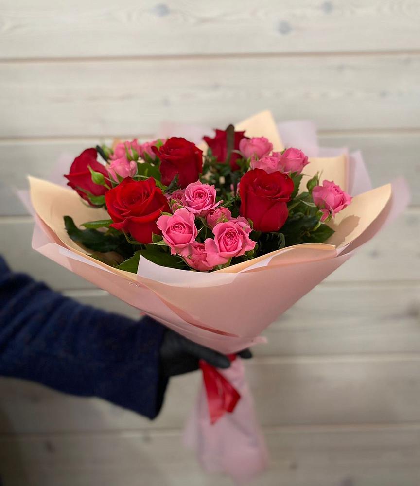 Букет цветов из: Розы в Ближне-Песочном