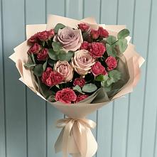 Букет цветов из:  Гвоздики и Розы в Ближне-Песочном