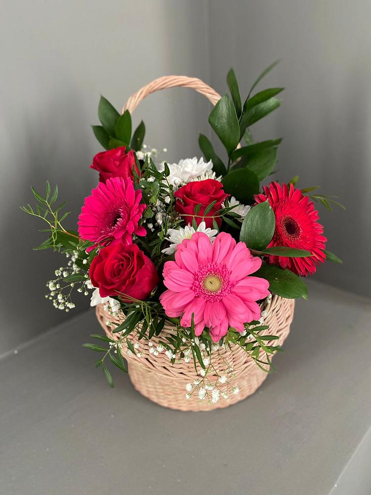 Цветочная композиция из Розы, Хризантемы и Герберы в корзине в Ближне-Песочном