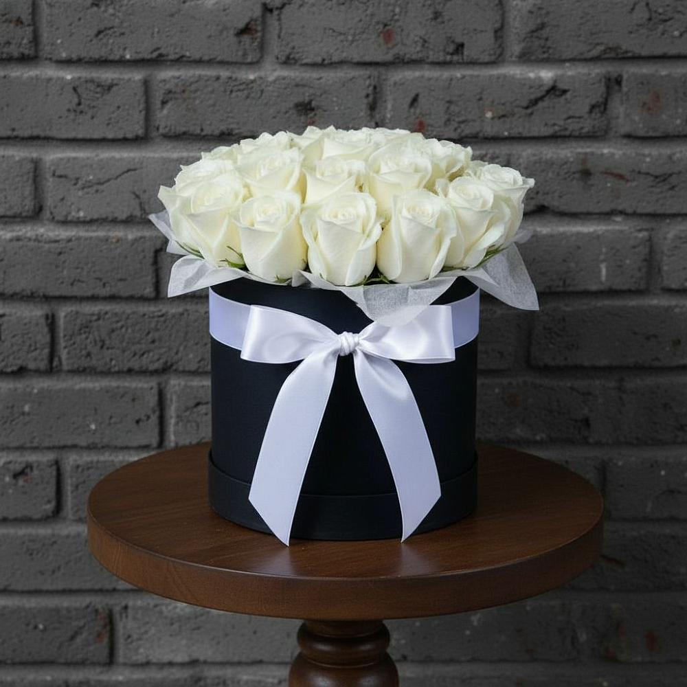 Цветочная композиция из Розы в шляпной коробке в Ближне-Песочном