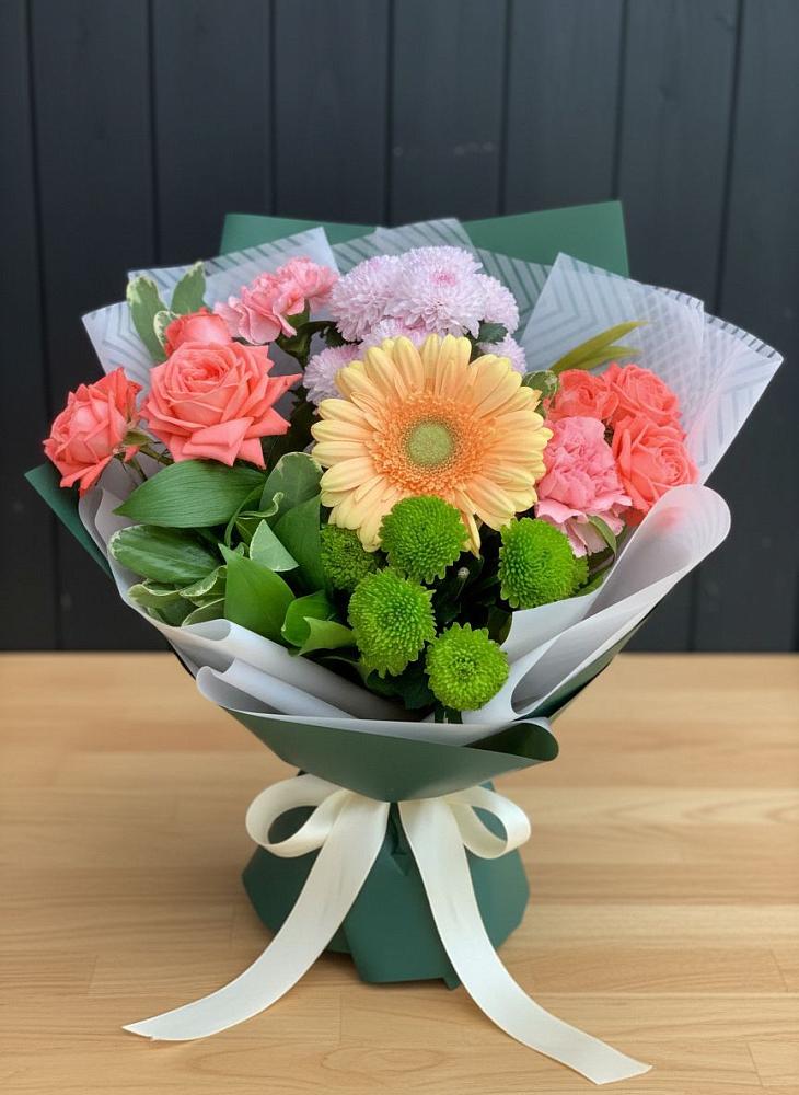 Букет цветов из: Гвоздики, Розы, Герберы и Хризантемы в Ближне-Песочном