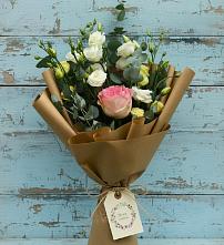 Букет цветов из:  Розы и Лизиантусы в Ближне-Песочном