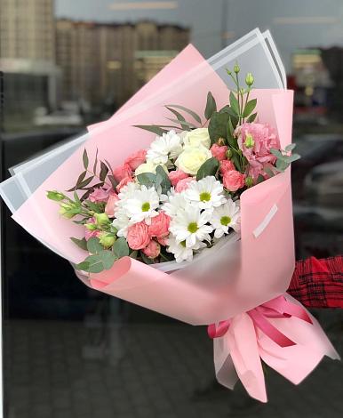 Букет цветов из: Розы, Лизиантусы и Хризантемы в Ближне-Песочном